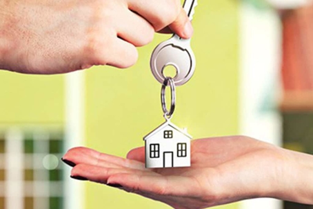 handing over key with house